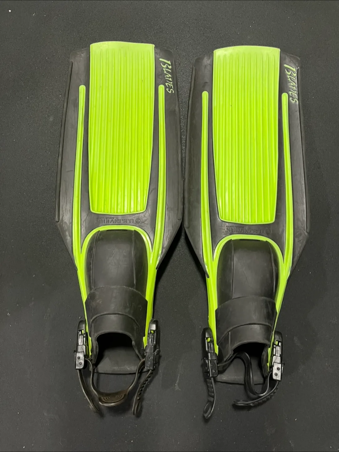 U.S. Divers Blades Fins - Size Large image indicator(2)