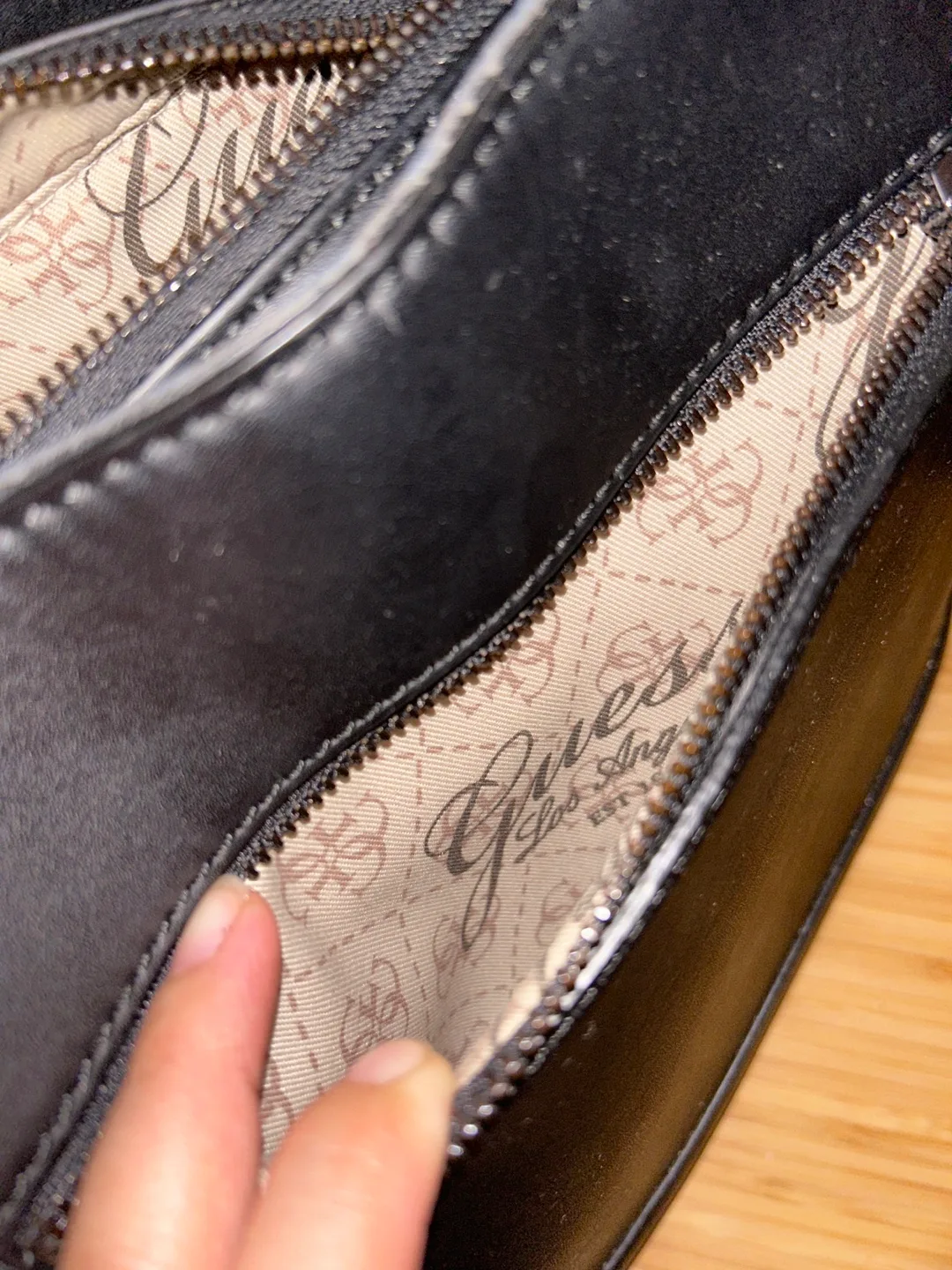 Guess Black Tote Bag image indicator(3)