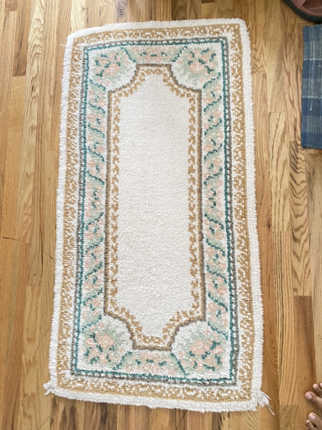 Vintage Style Accent Rug