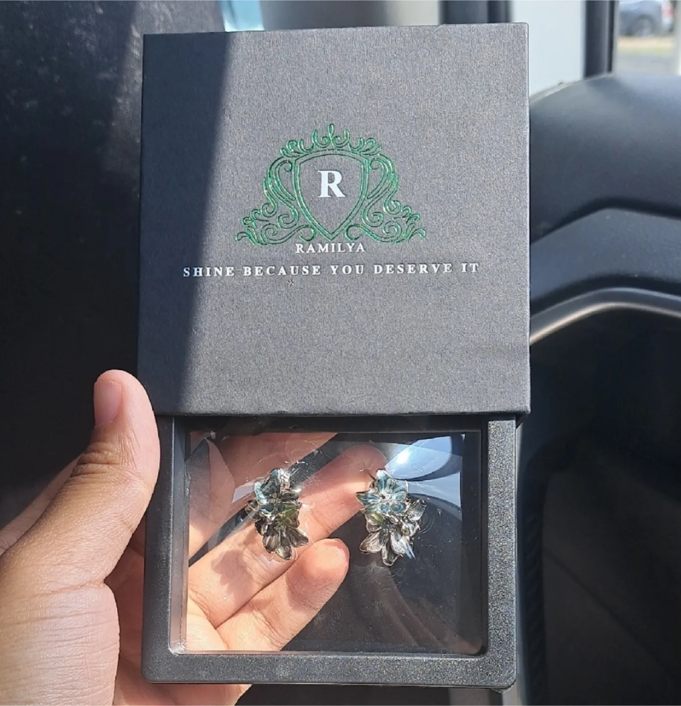 Stunning Ramilya Earrings in Box 🇨🇦 thumbnail