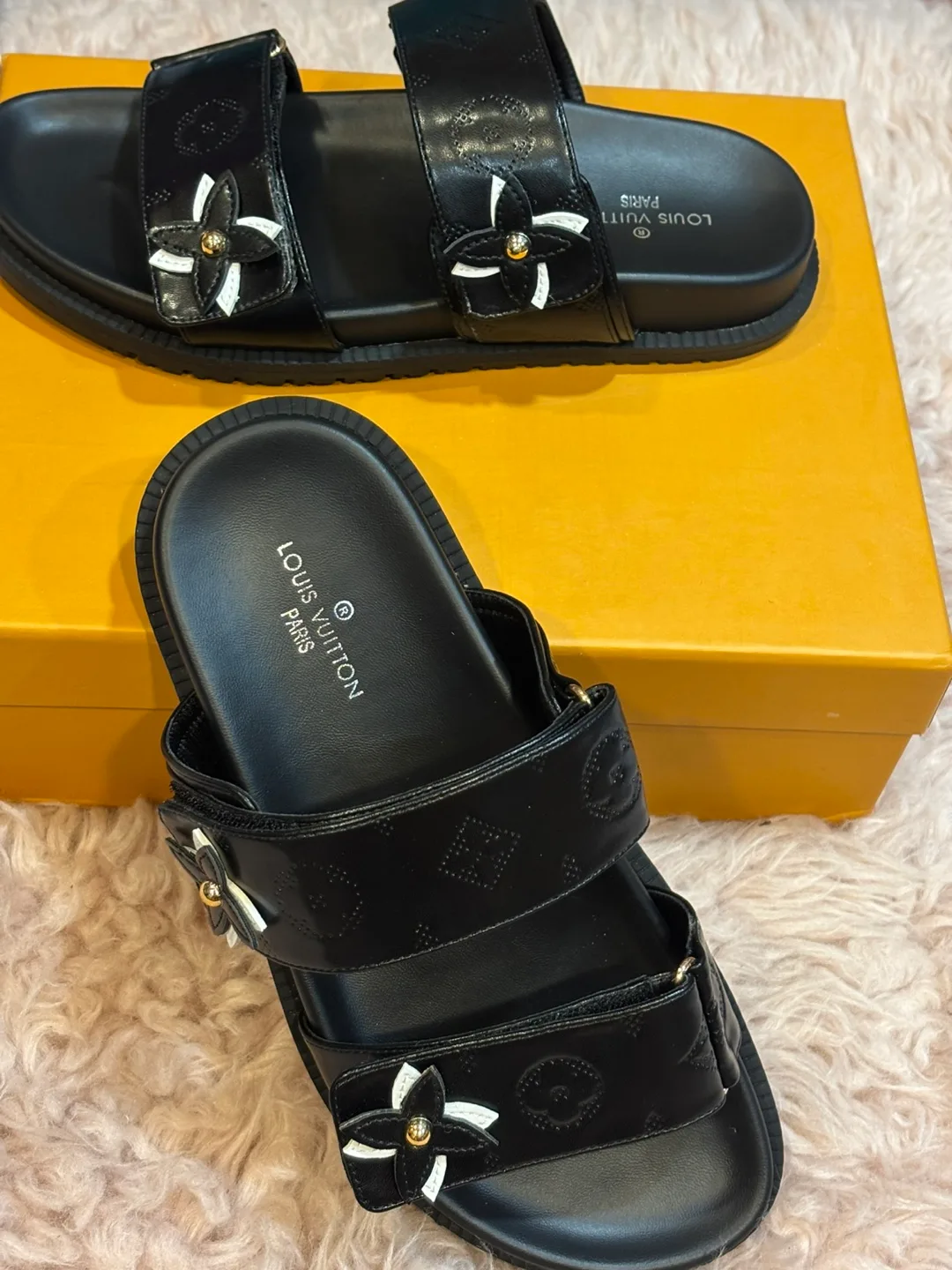 Louis Vuitton Black Sandals Size 8 thumbnail