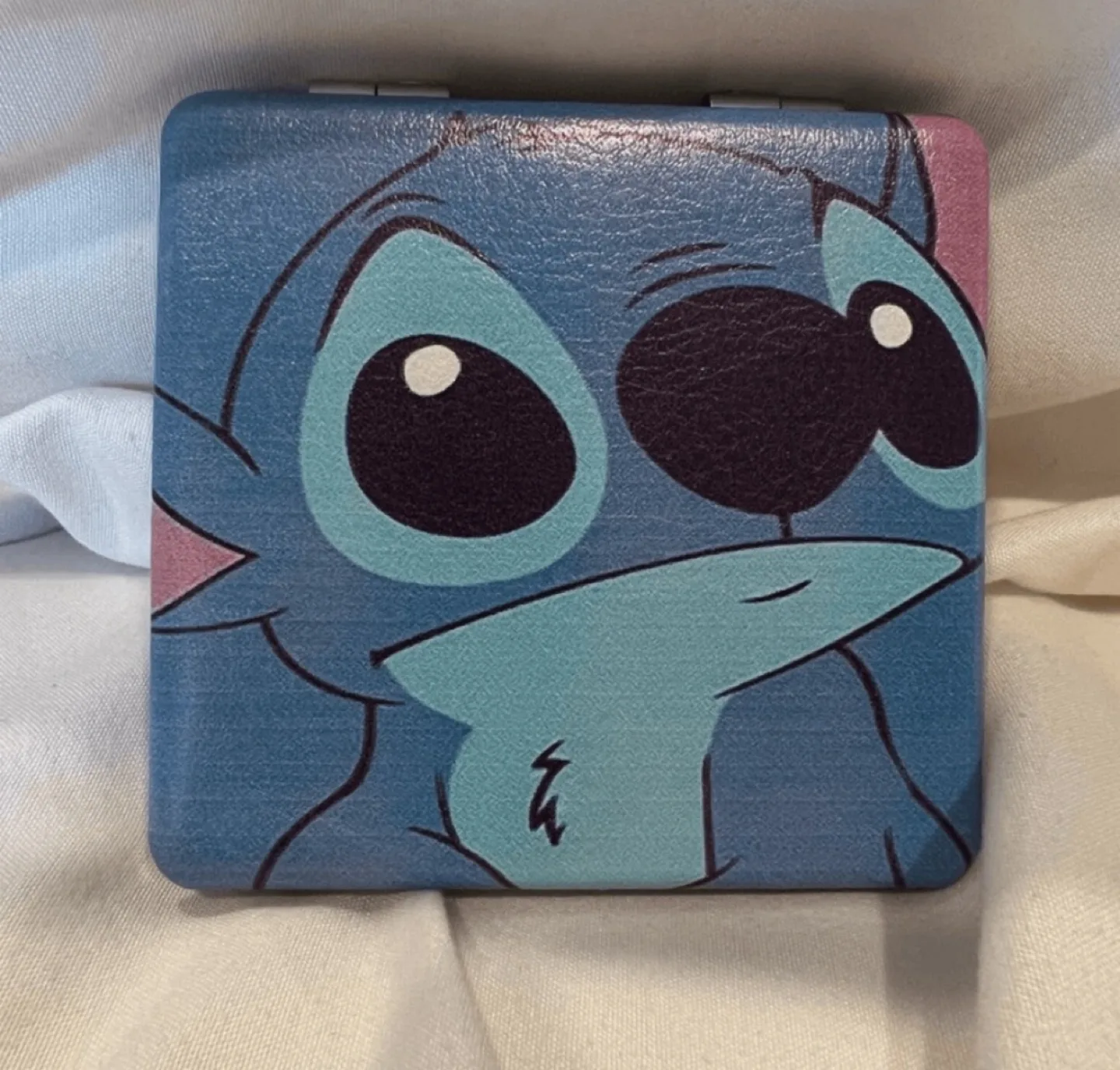 Disney Stitch Compact Mirror - New 🇨🇦 thumbnail