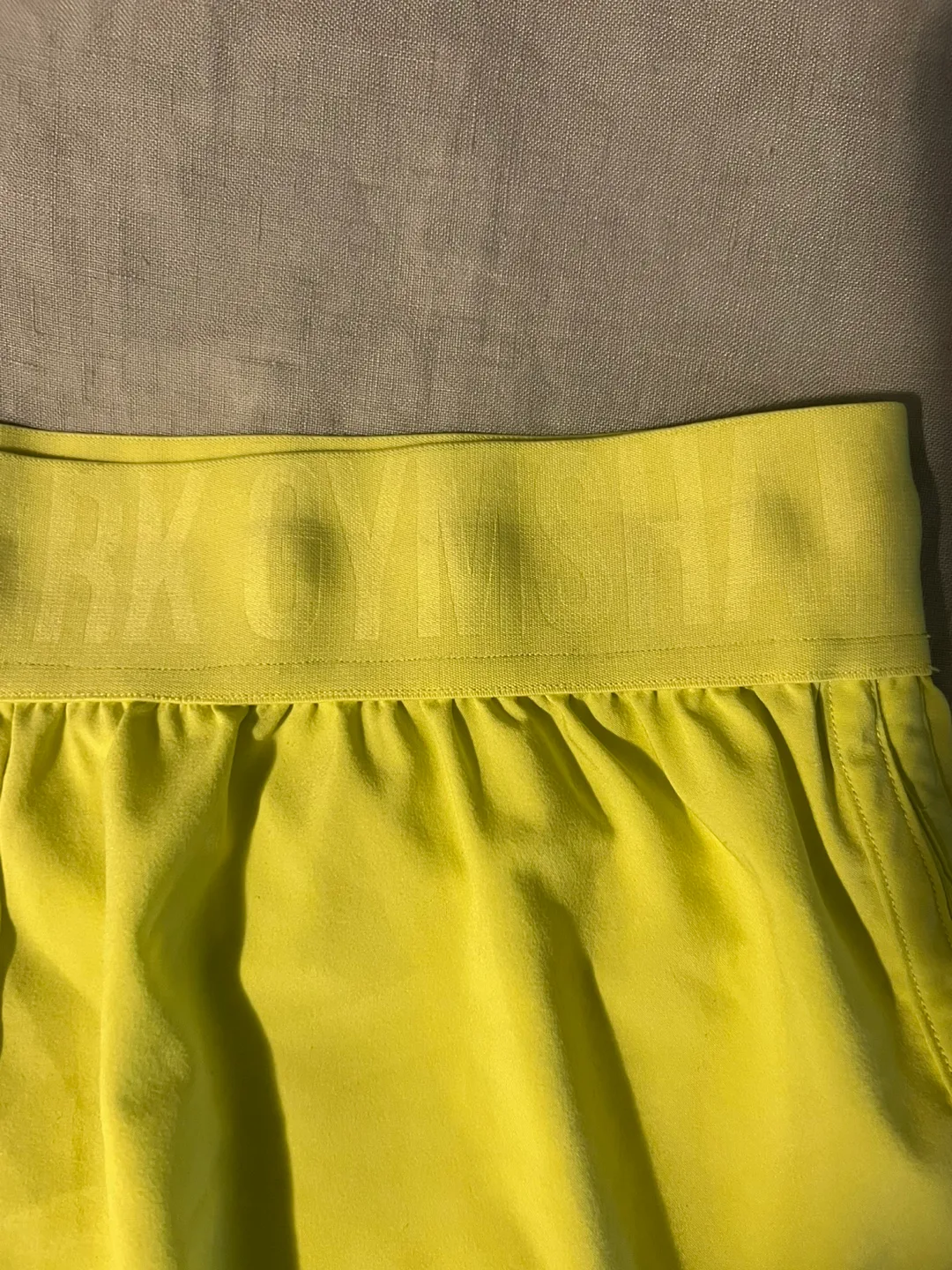 Gymshark flowy shorts - size medium image indicator(2)