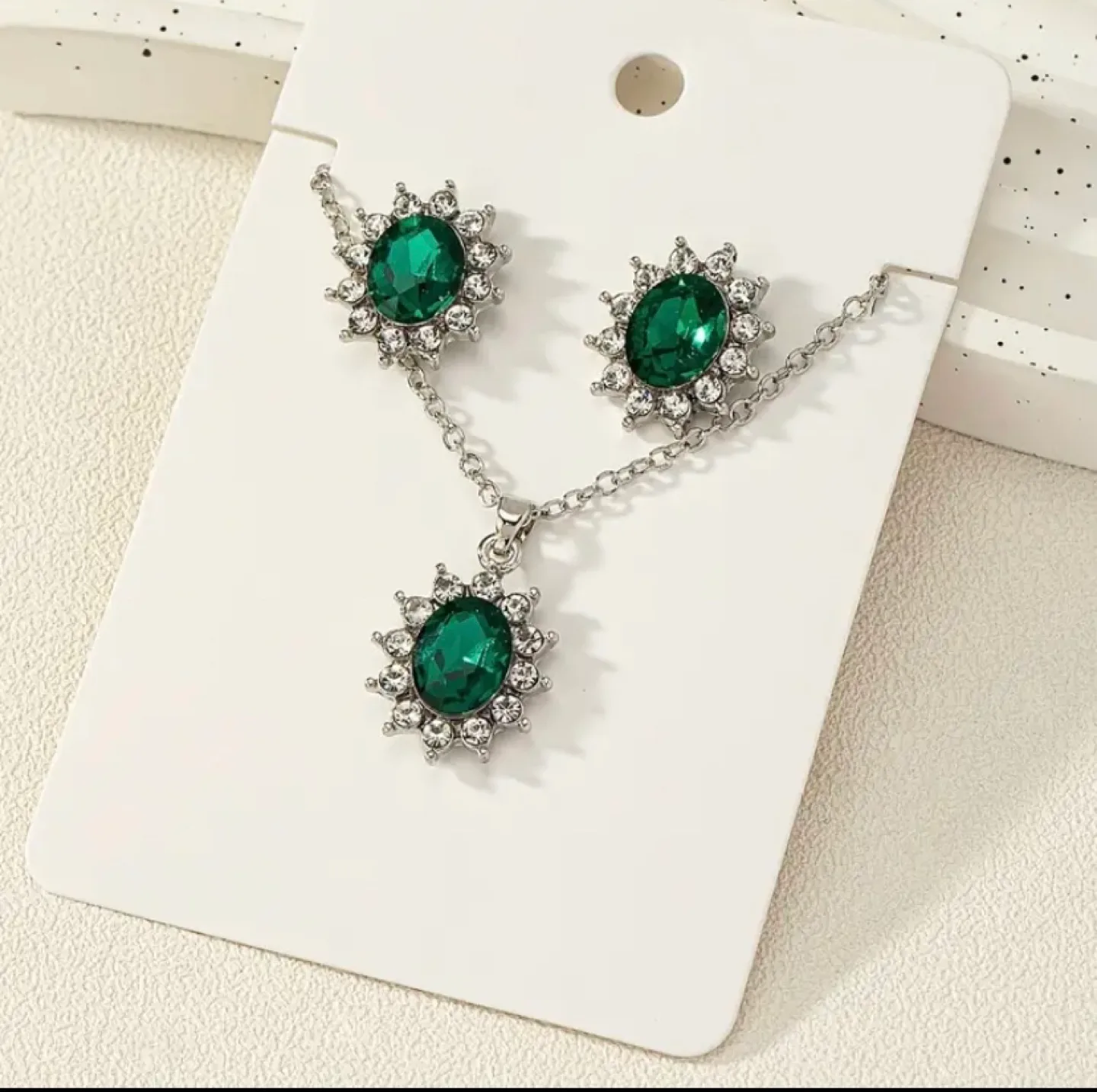Green Necklace and Earring Set thumbnail