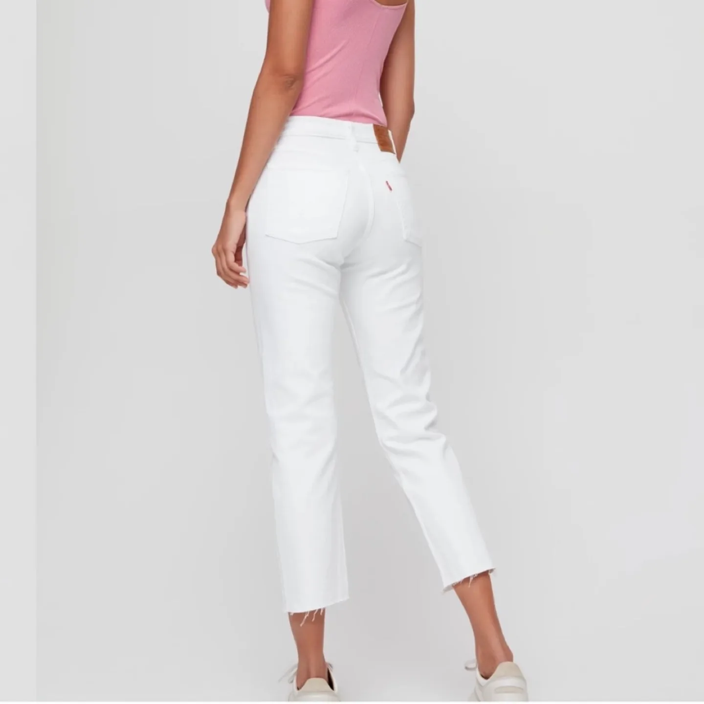 NWT Levi wedgie straight jeans - size 27 image indicator(2)