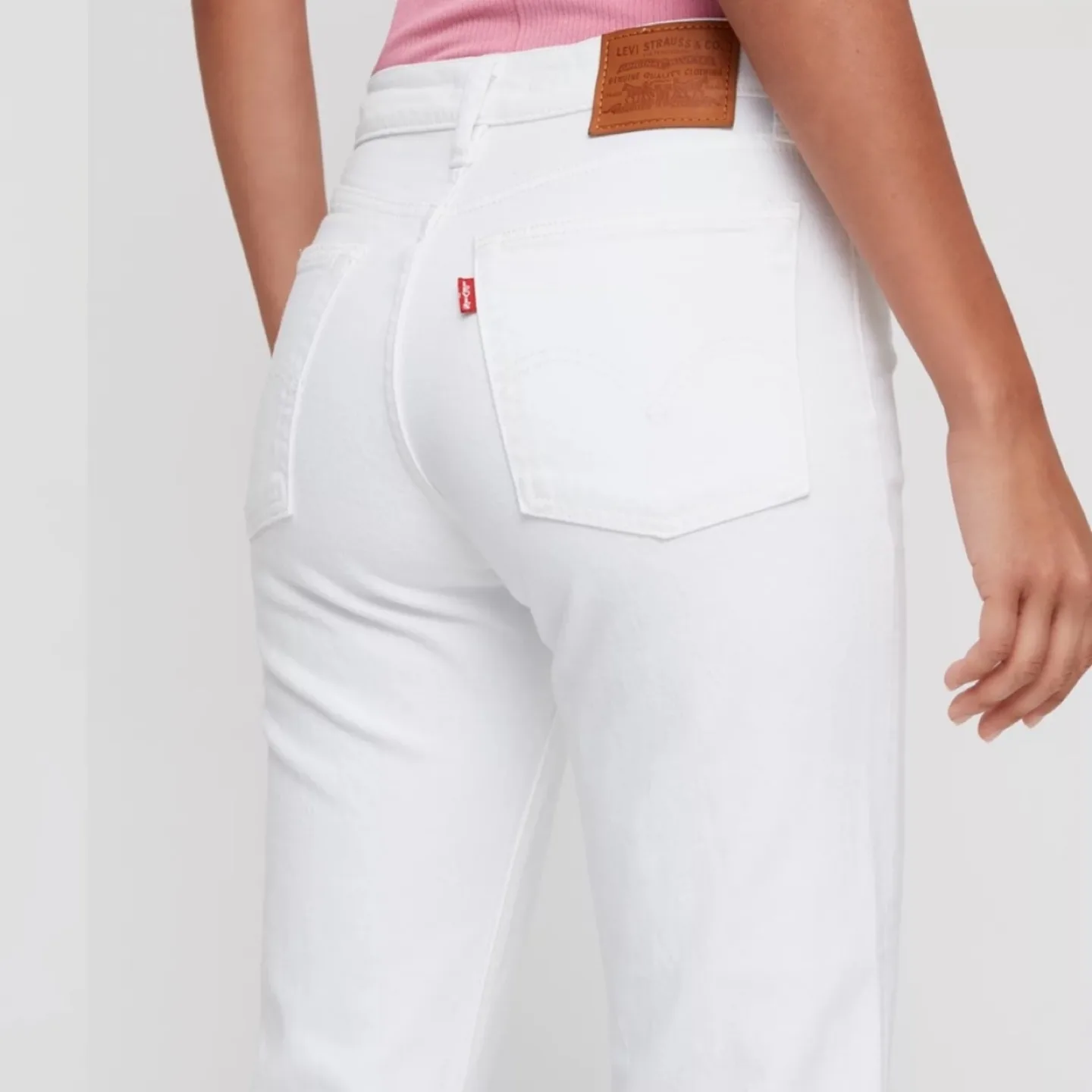 NWT Levi wedgie straight jeans - size 27 image indicator(3)