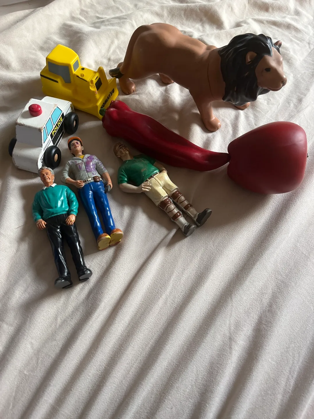 Mixed Lot of Toy Figures & Vehicles #Freebie thumbnail