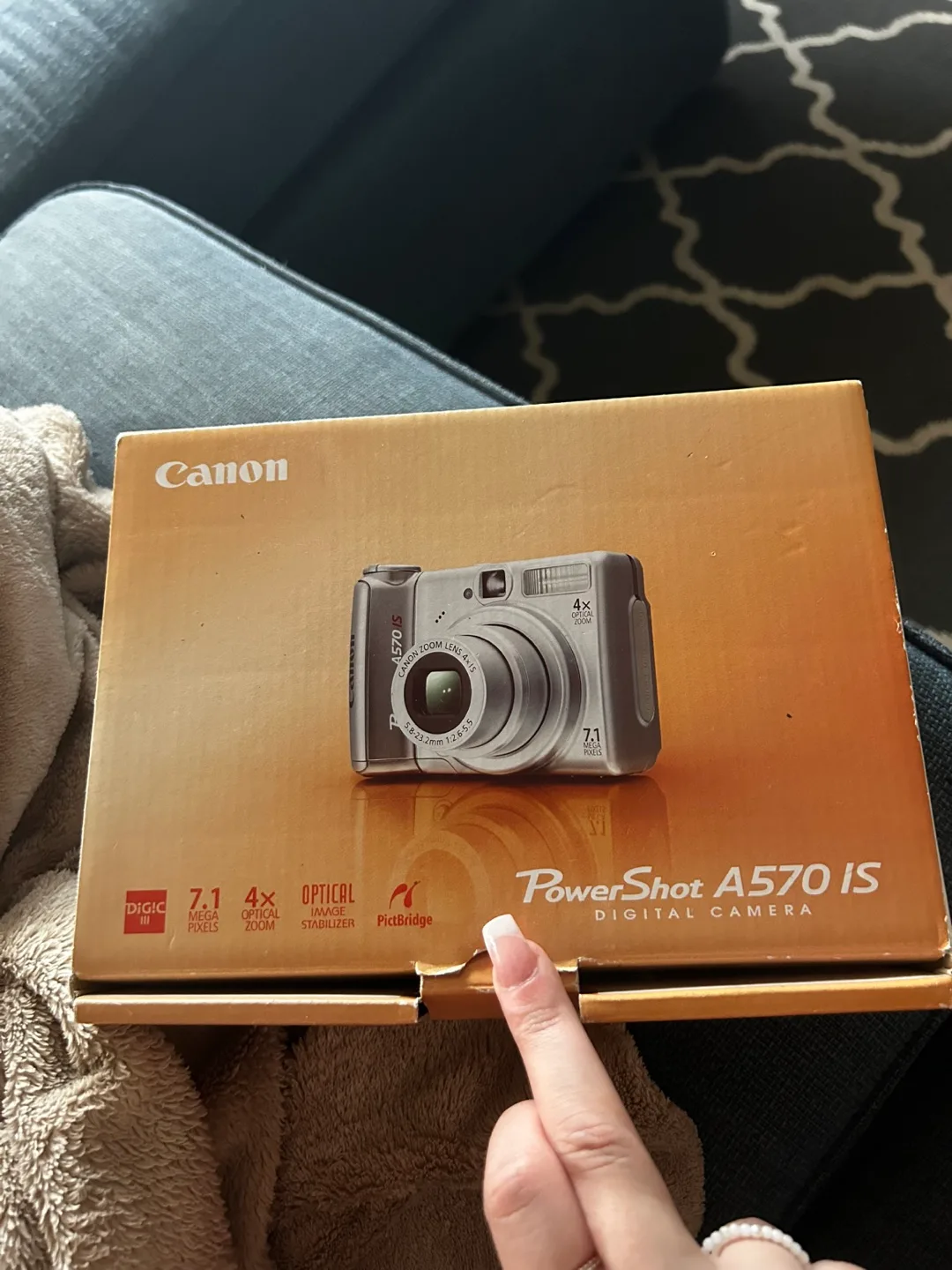 Canon PowerShot A570 IS Digital Camera thumbnail