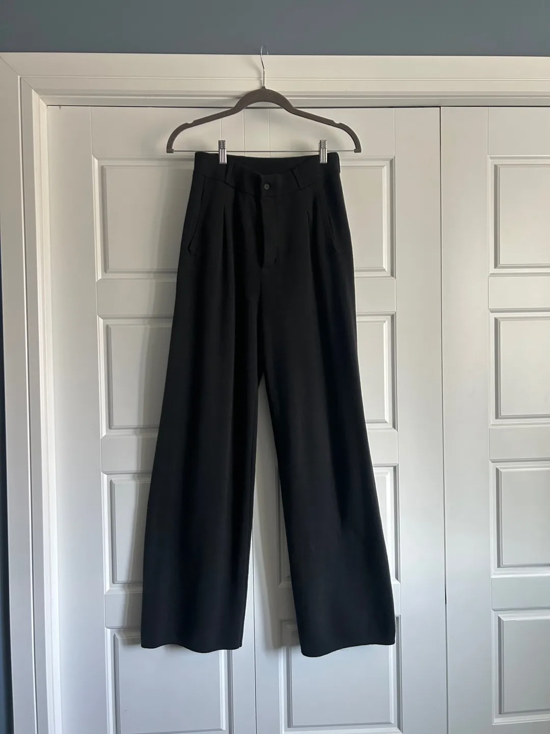 Pants - Gap ‘CashSoft’ pleated black wide leg thumbnail