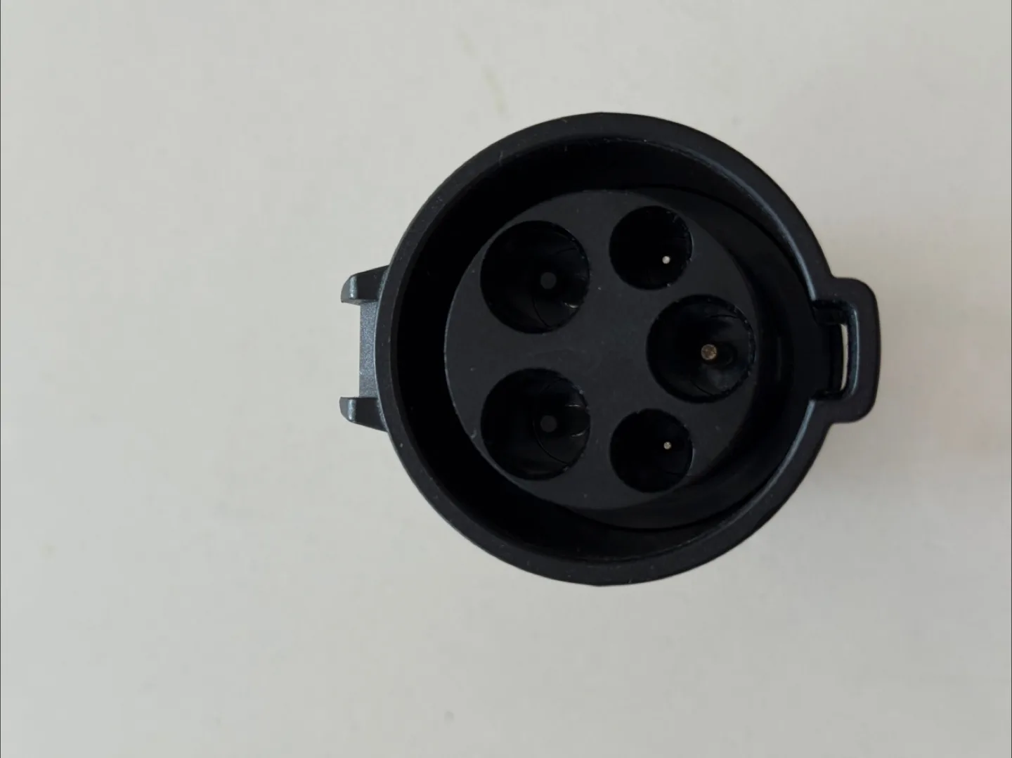 Tesla J1172 adapter image indicator(2)