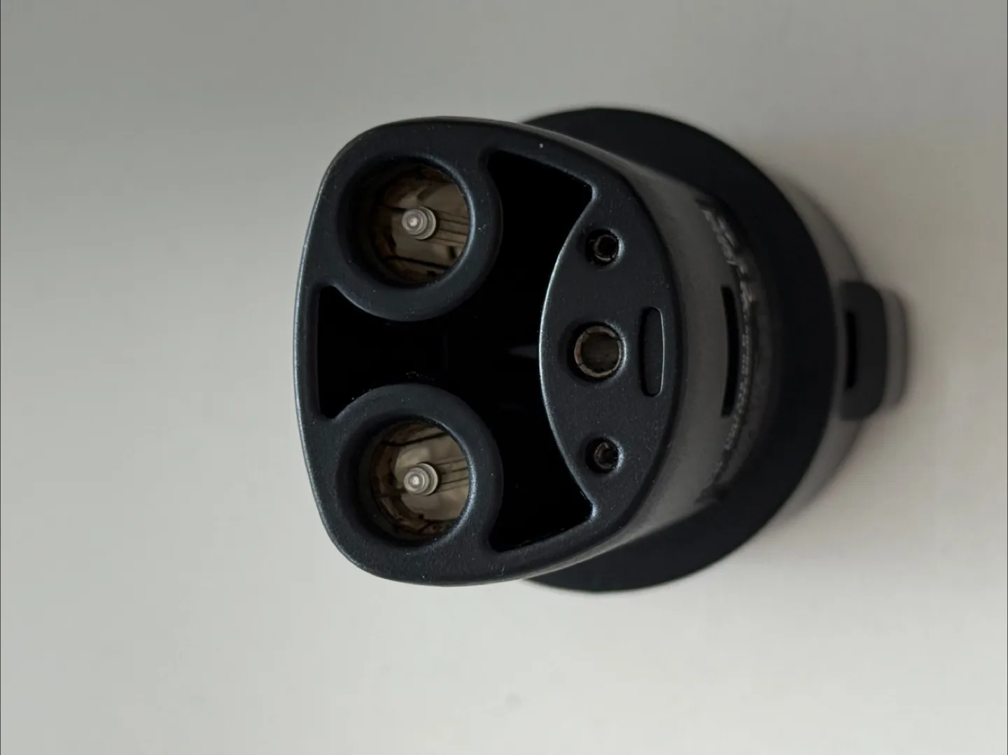 Tesla J1172 adapter image indicator(3)