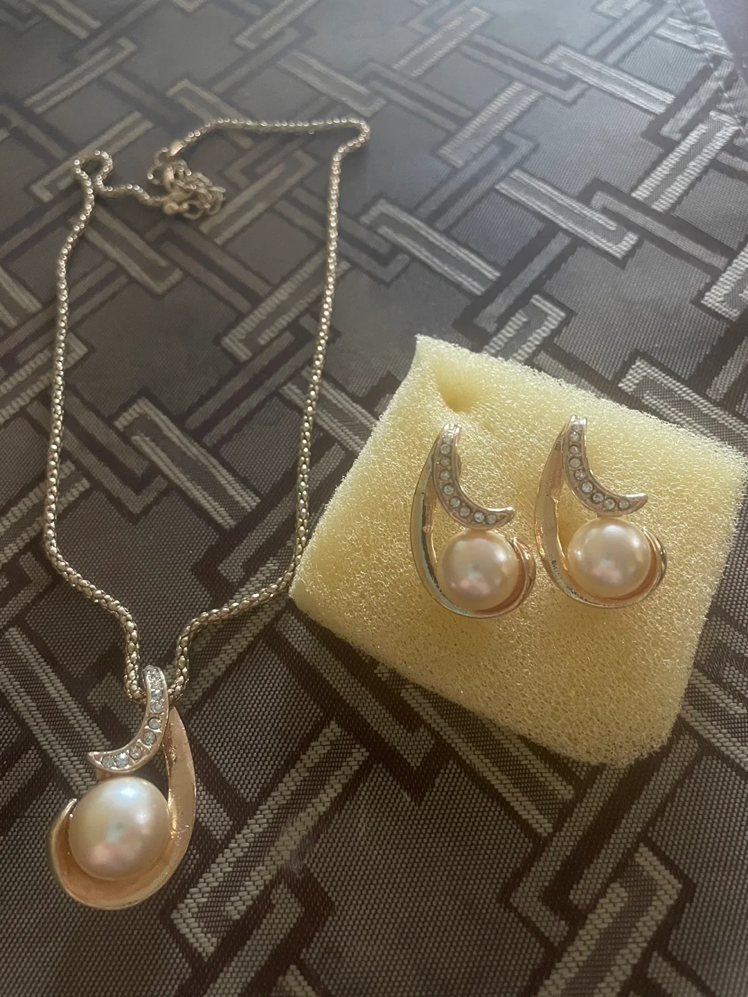 Pearl Necklace and Earrings Set thumbnail