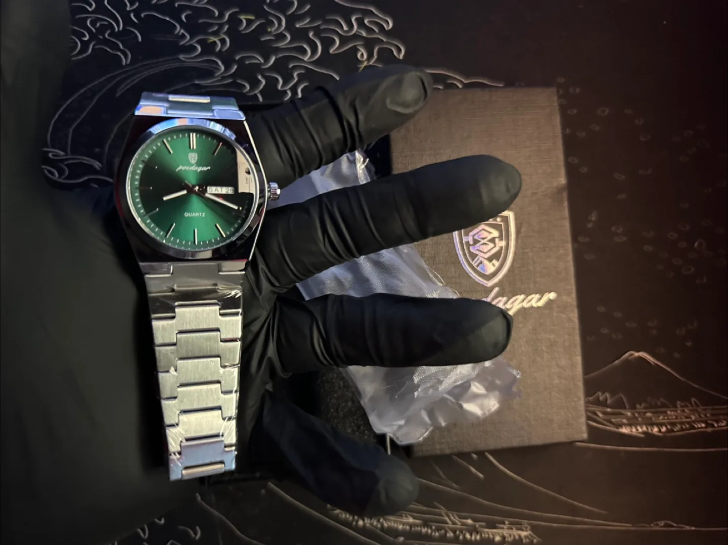 Poedagar Quartz Watch - Green Dial, Silver Band thumbnail