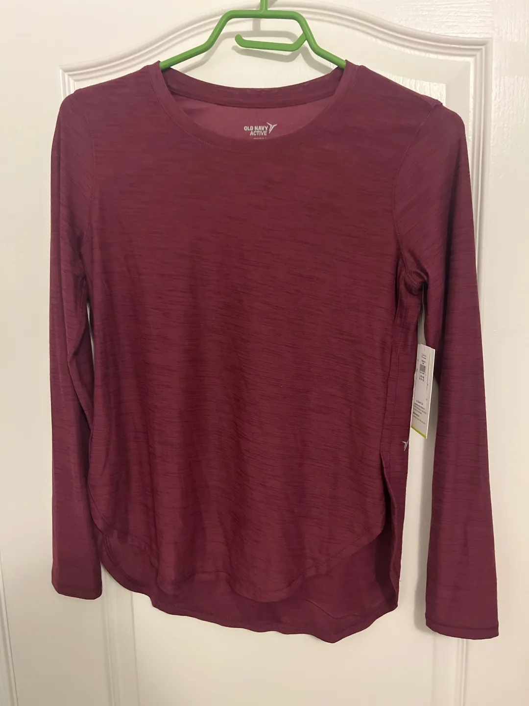 Old Navy Active Breathe On Top - Size L (10-12) thumbnail