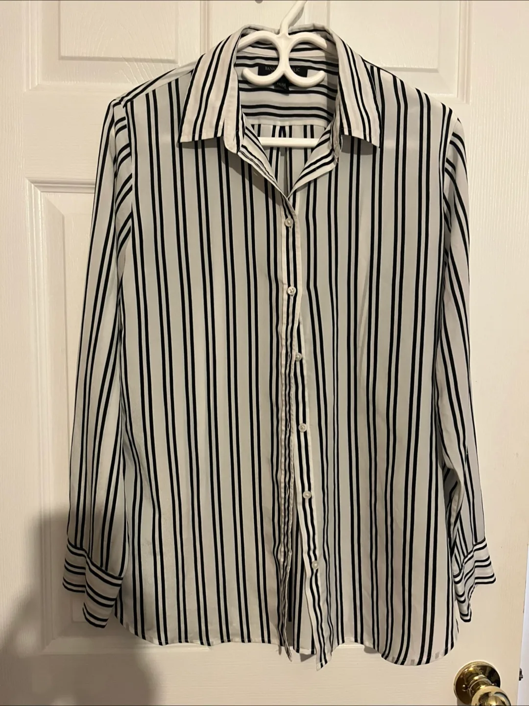 Banana Republic Dillon Classic Fit Blouse - M thumbnail