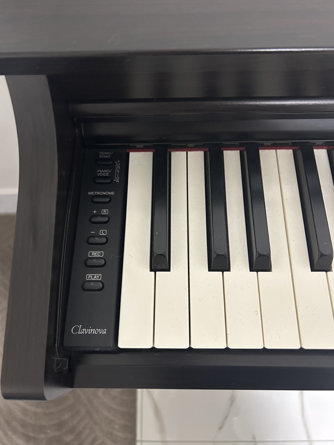 Yamaha Clavinova CLP-525 Digital Piano - photo 3