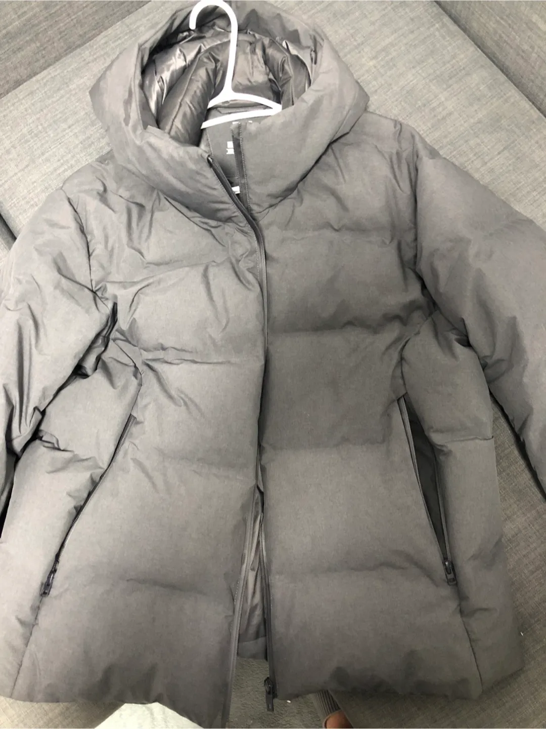 Uniqlo Down Jacket - Size L/G image indicator(4)
