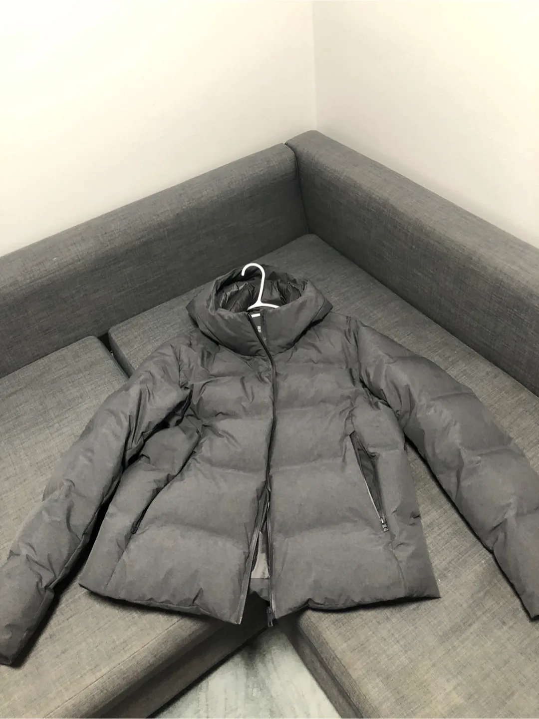 Uniqlo Down Jacket - Size L/G image indicator(3)