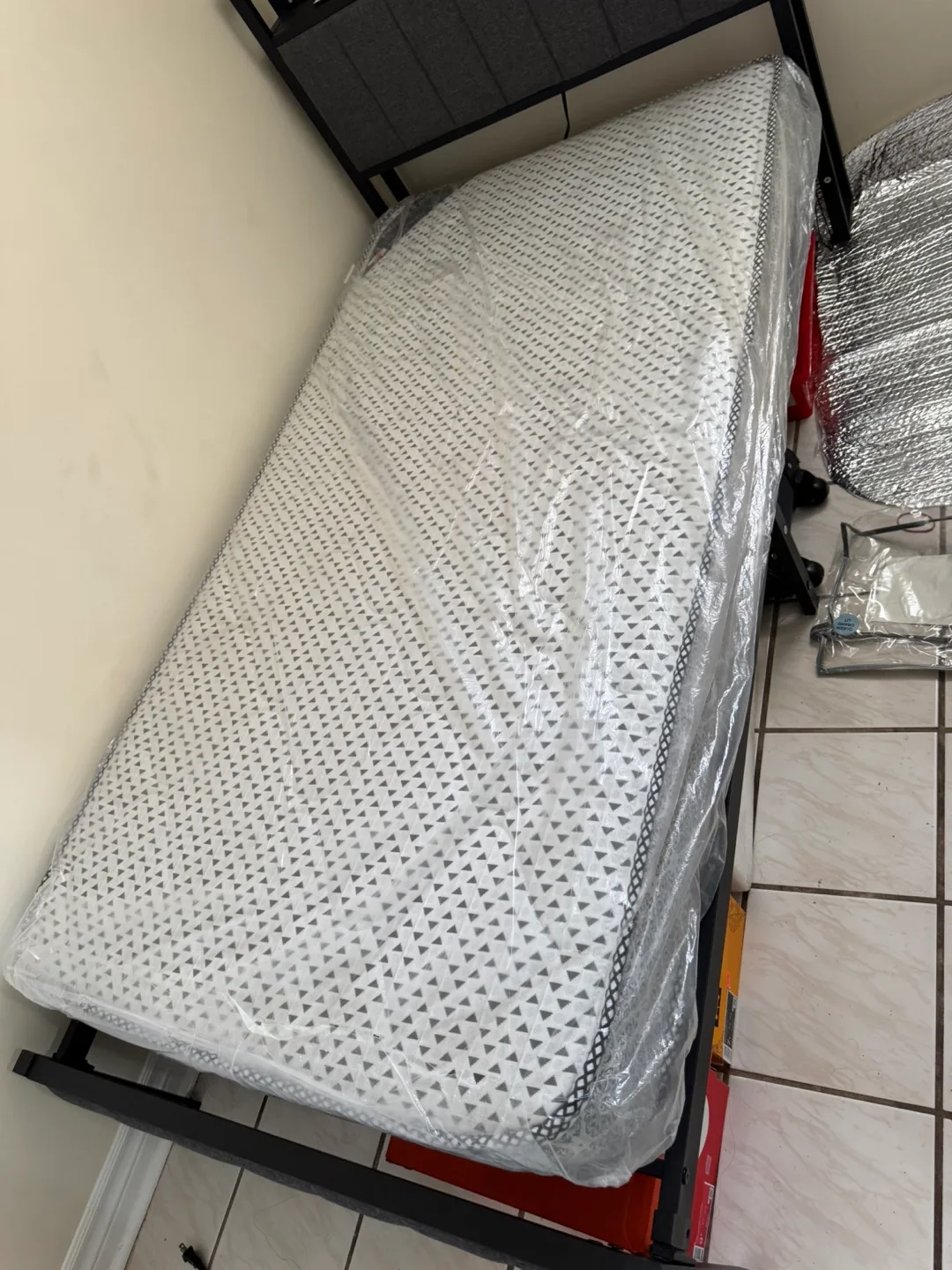 Twin Mattress - Like New! thumbnail