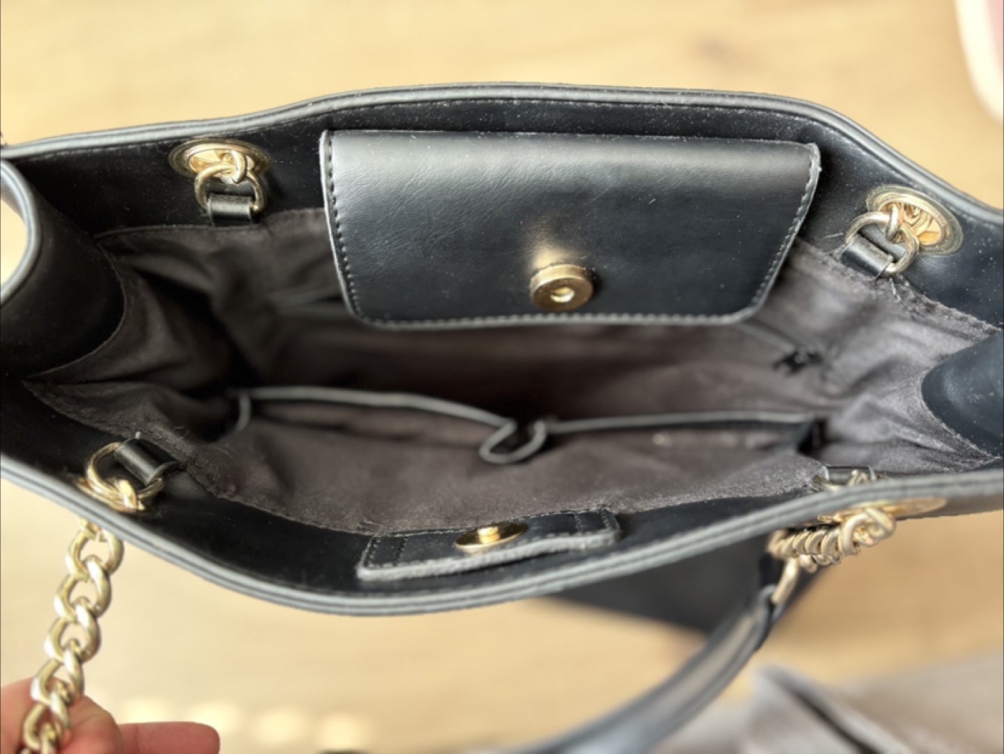Jones New York Signature Leather Shoulder Bag - photo 5