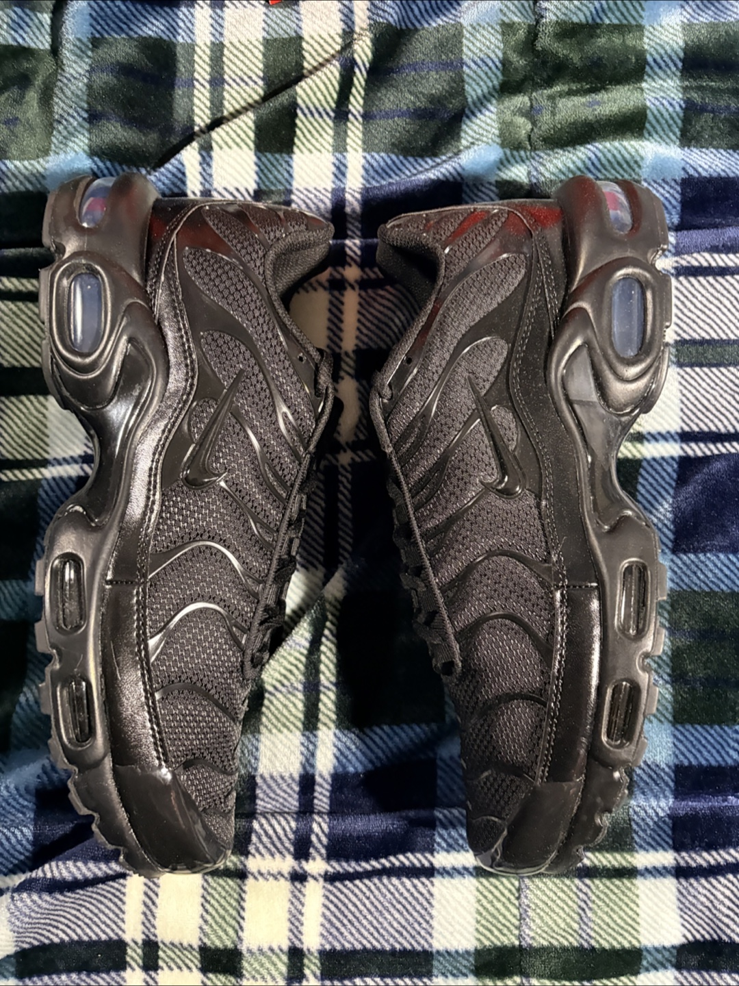 NEW Nike Air Max Plus – Size 10.5 (Triple Black) - photo 3