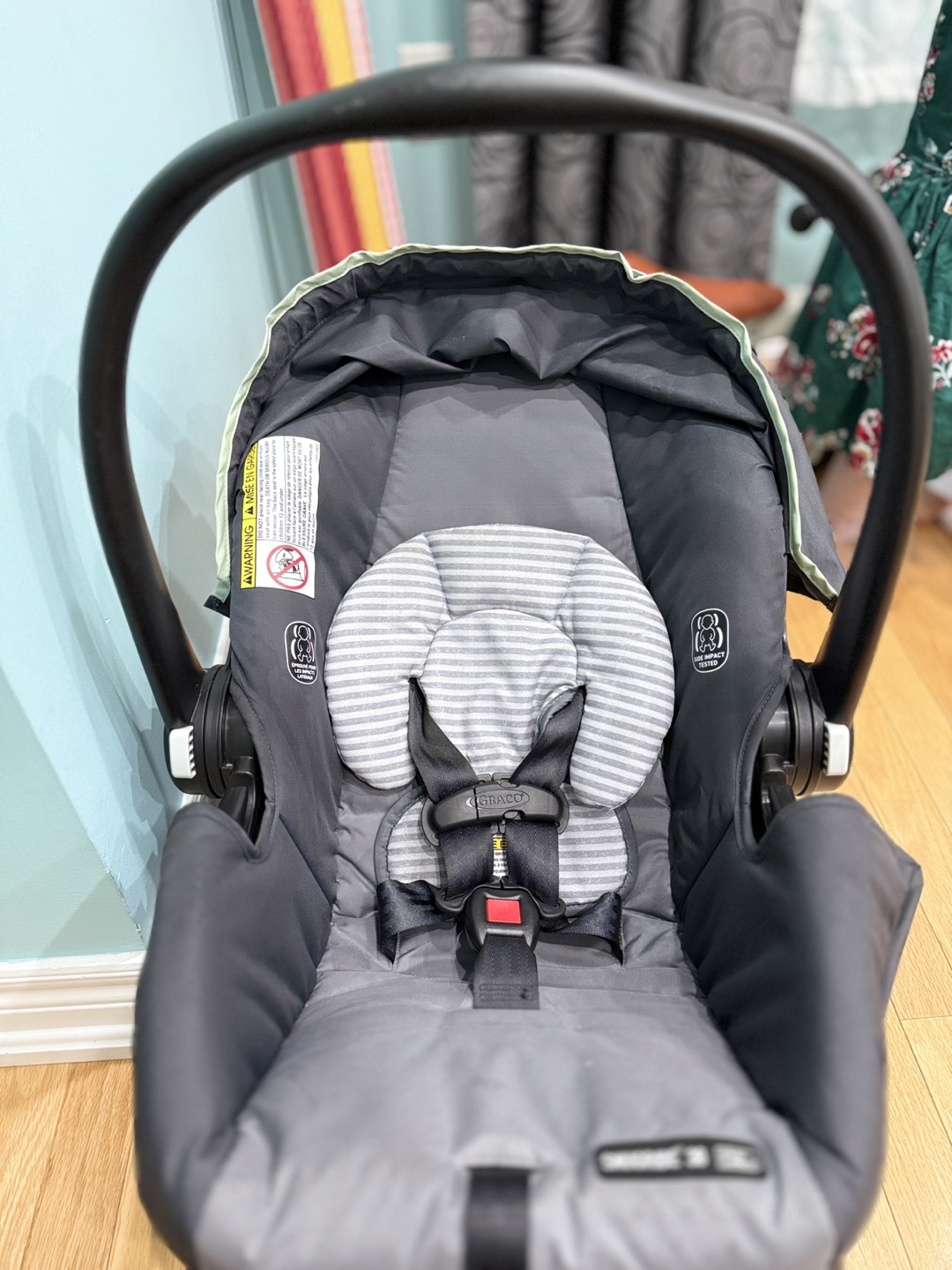 Graco SnugRide SnugFit 30 Infant Car Seat - Barely Used!