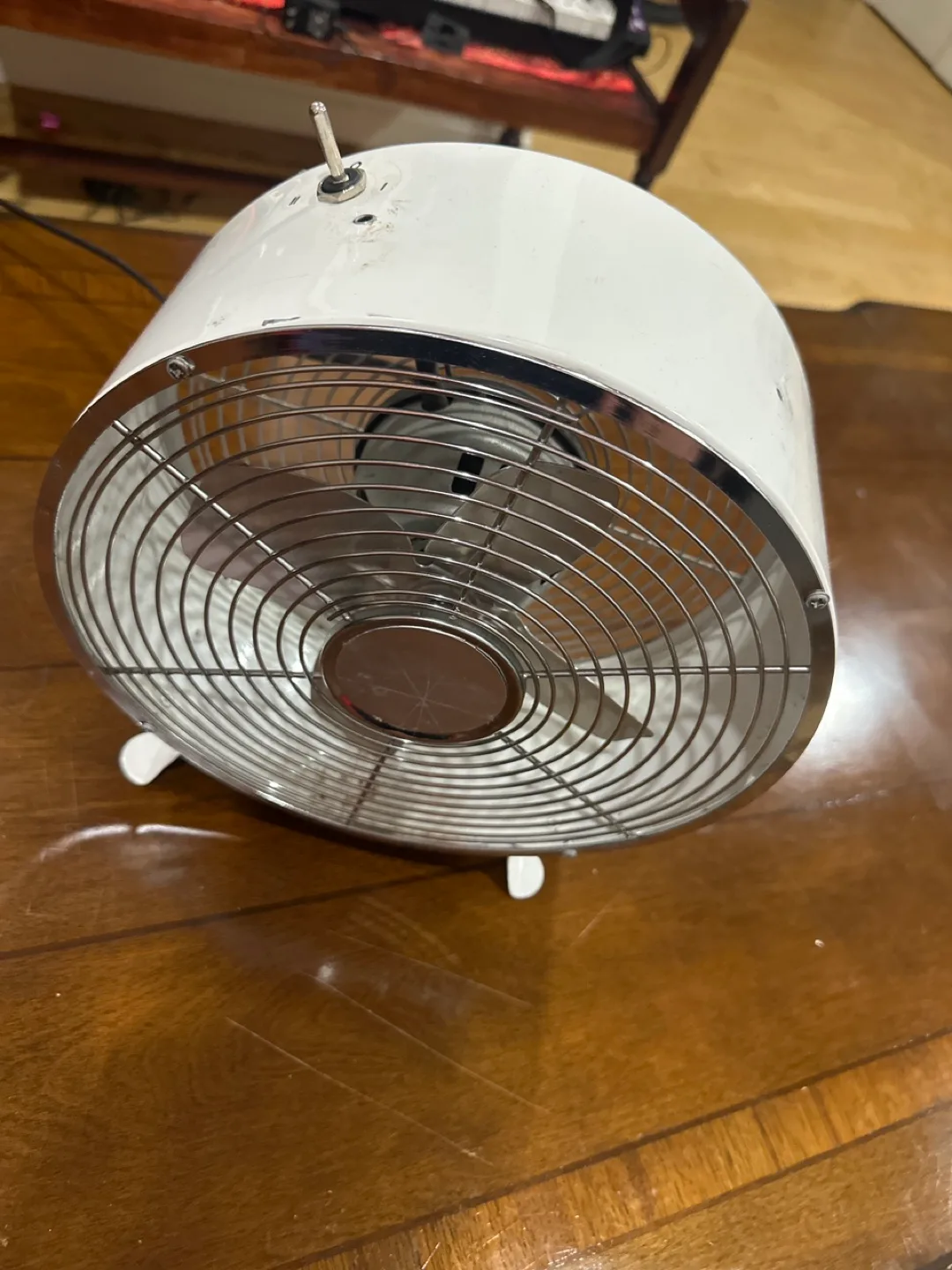 Vintage Style White Desk Fan image indicator(2)