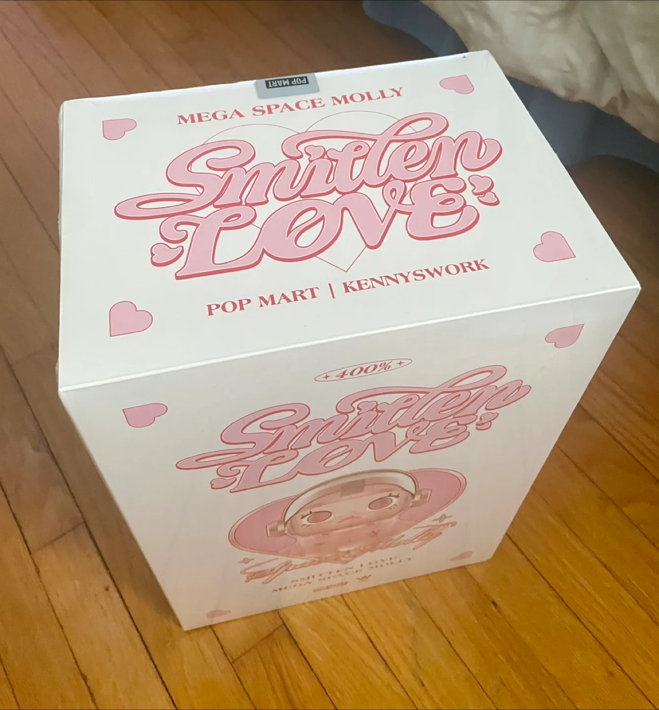 New Pop Mart Smitten Love Mega Space Molly 400% image indicator(2)