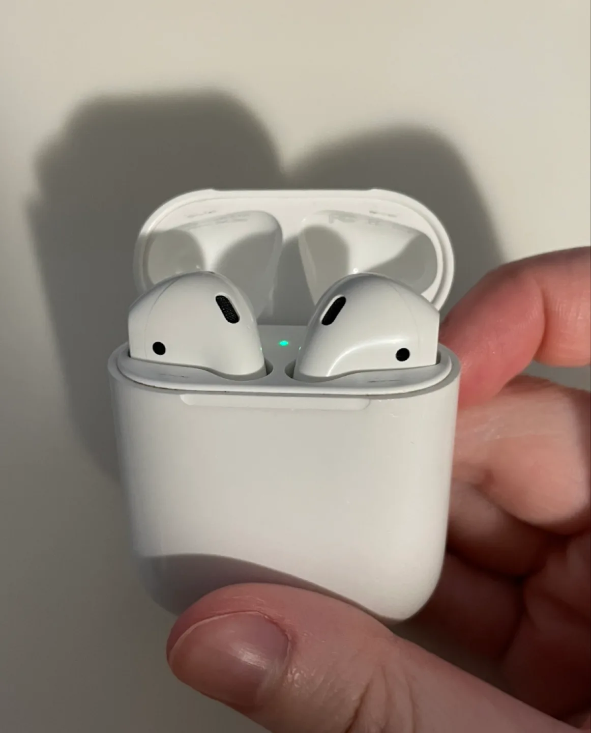 AirPods 1 2nd Gen Used image indicator(2)