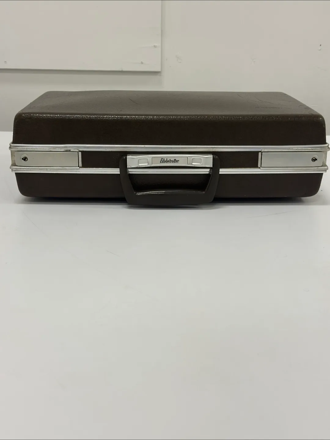 Globetrotter Brown Briefcase with Key thumbnail