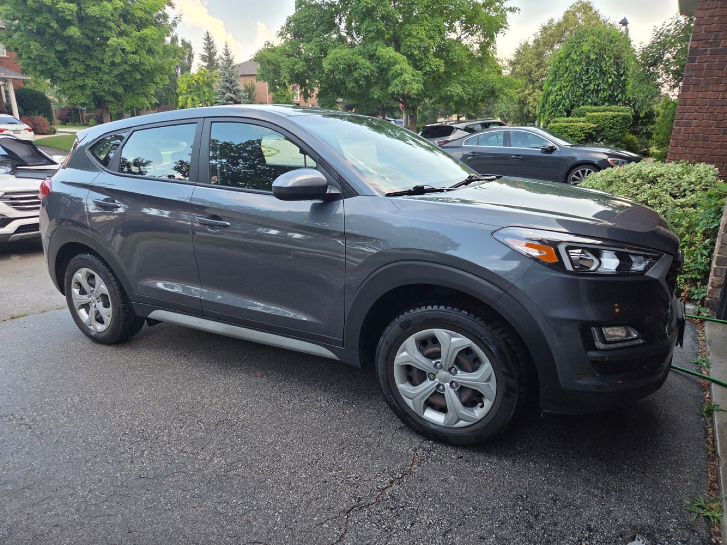 Hyundai Tucson Grey SUV 2019 - photo 3