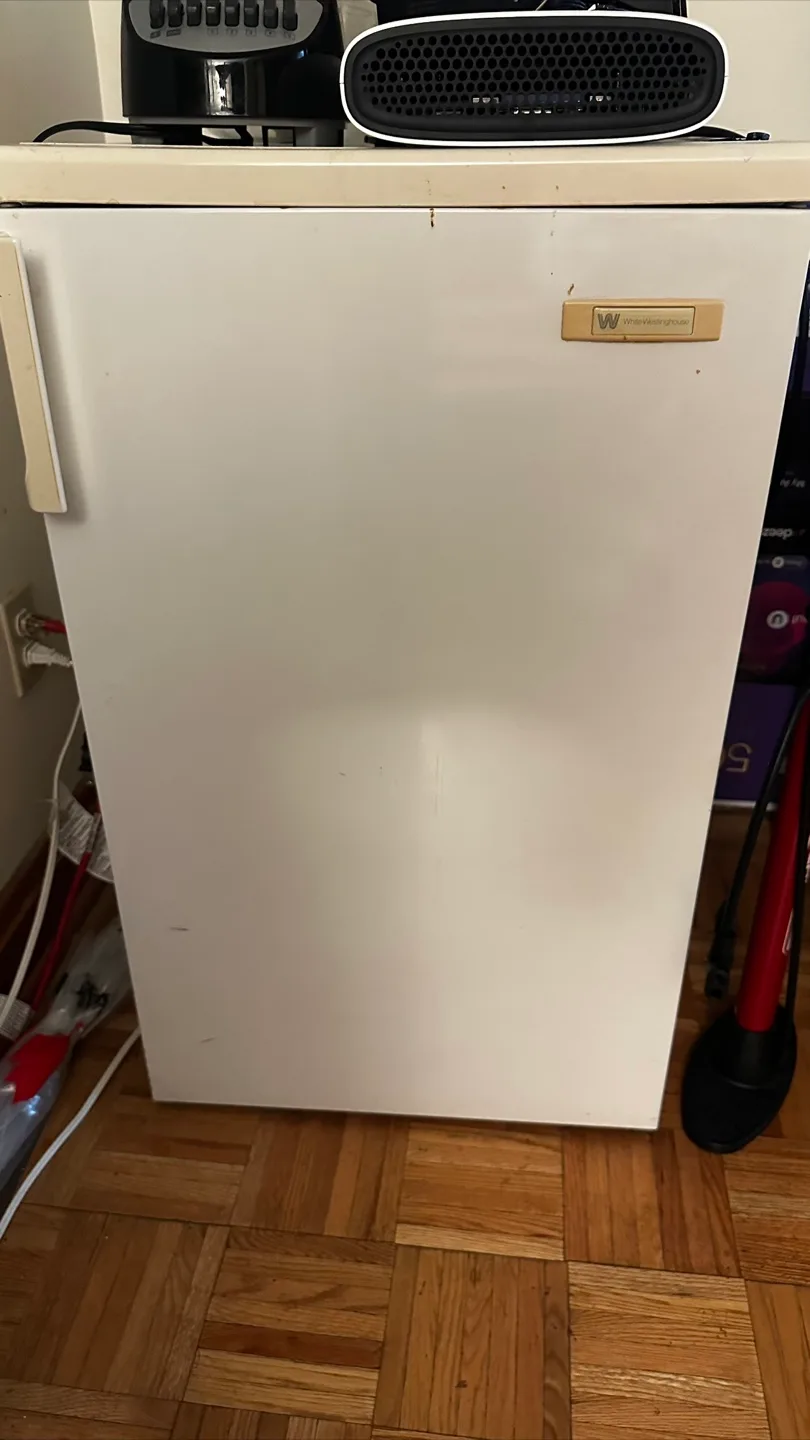 FREE - White Westinghouse White Mini Fridge thumbnail