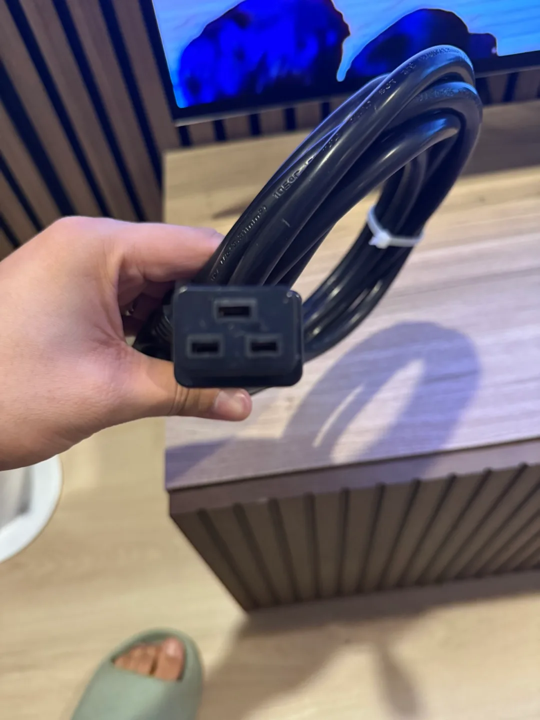 Official Secretlab Magnus Pro desk power cable thumbnail