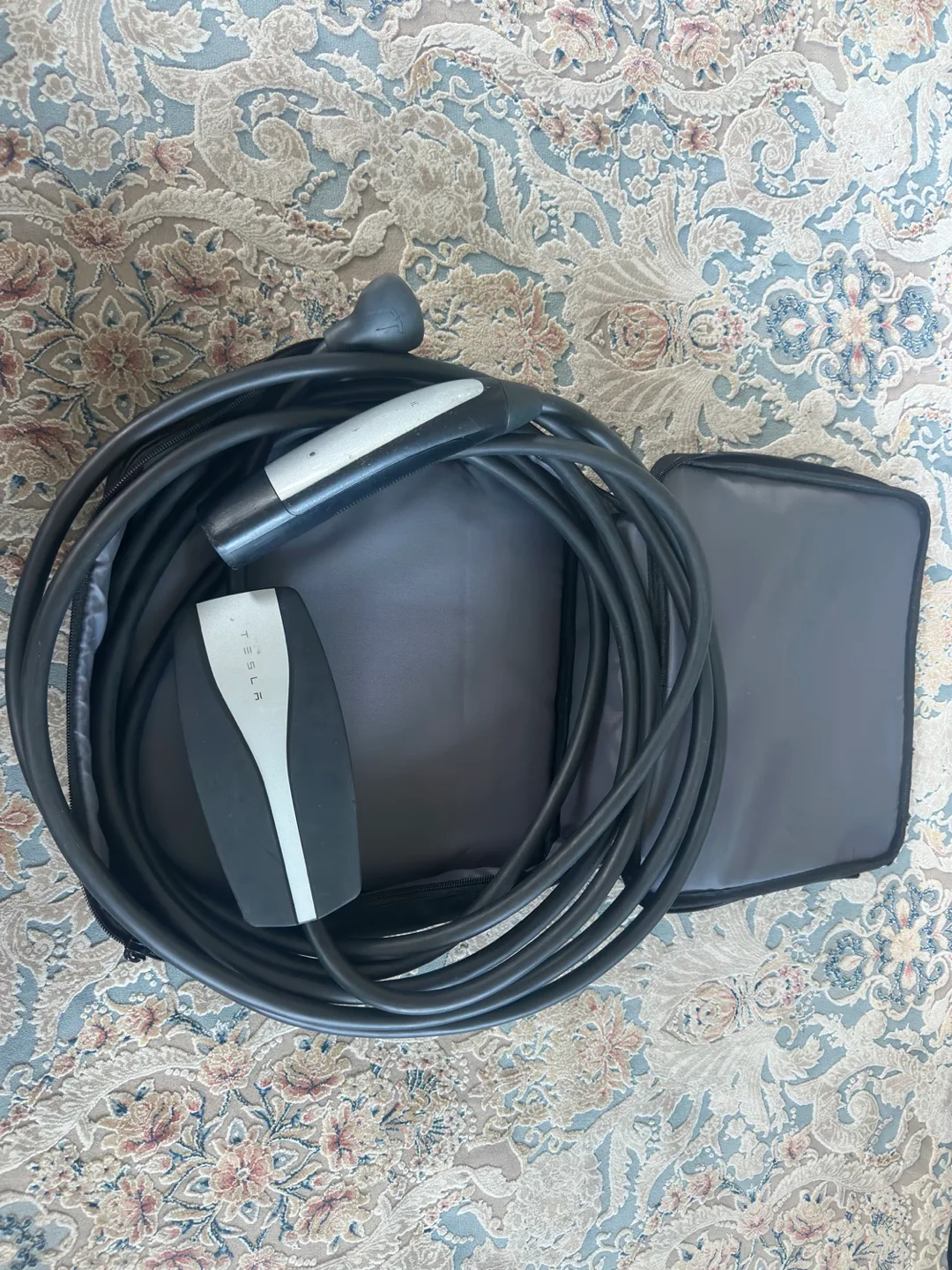 Tesla Charger ( Like New ) thumbnail