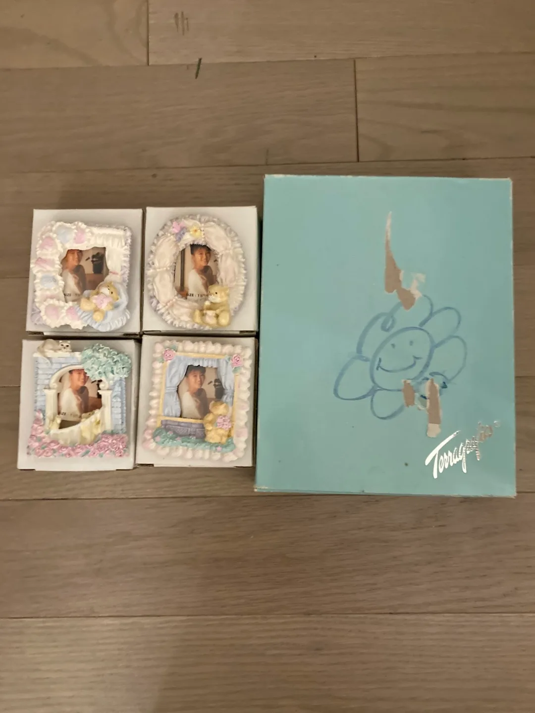 🇨🇦🍁4 mini Teddy Bear Picture Frames (Set of 4) image indicator(2)