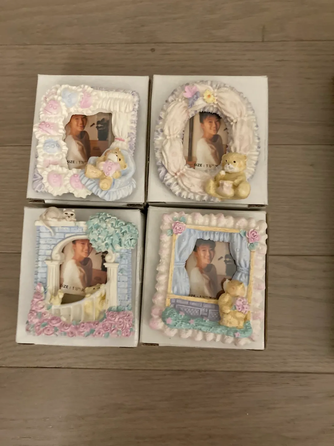 🇨🇦🍁4 mini Teddy Bear Picture Frames (Set of 4) thumbnail