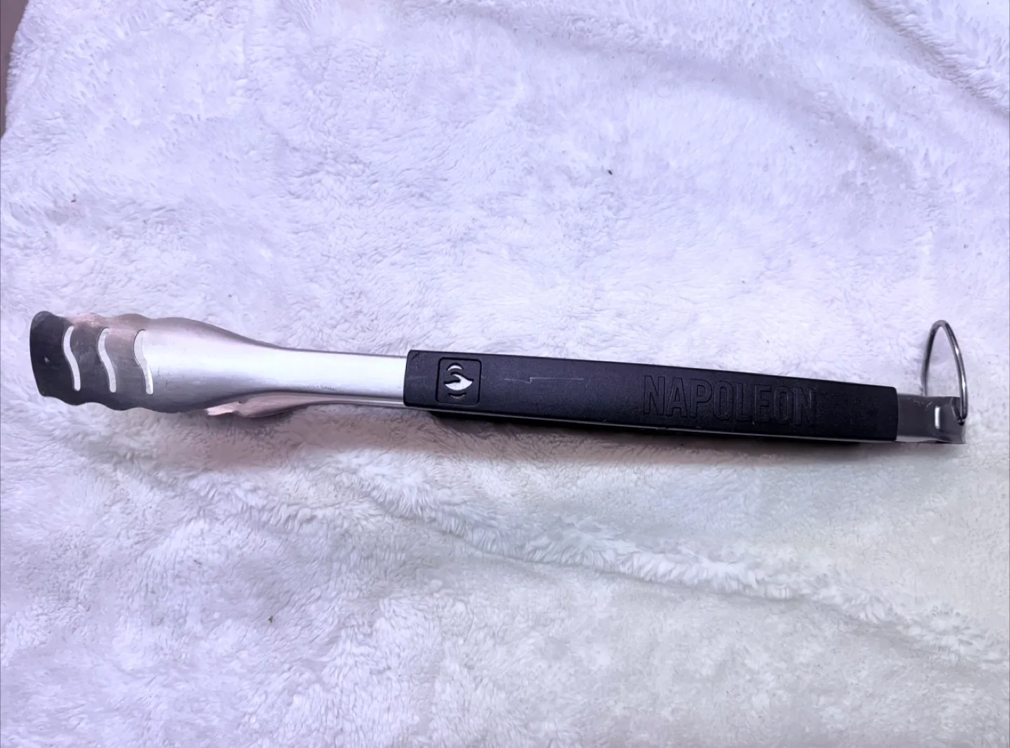 Napoleon Stainless Steel BBQ Tongs thumbnail