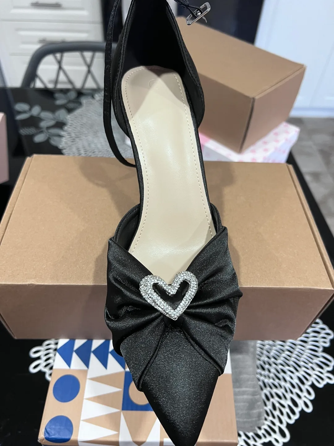 IZRY Black Heels - Size 8 image indicator(2)