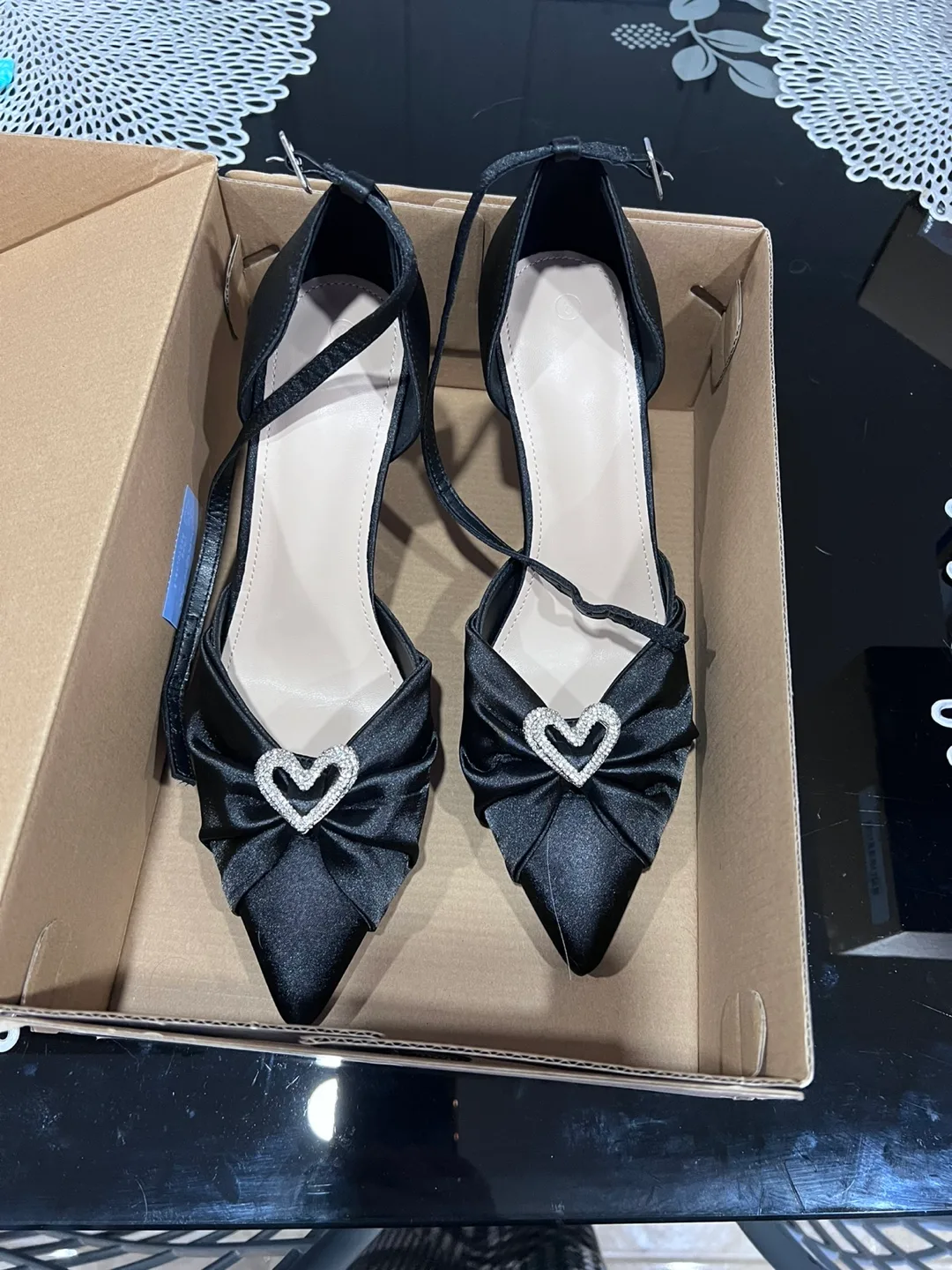 IZRY Black Heels - Size 8 image indicator(5)