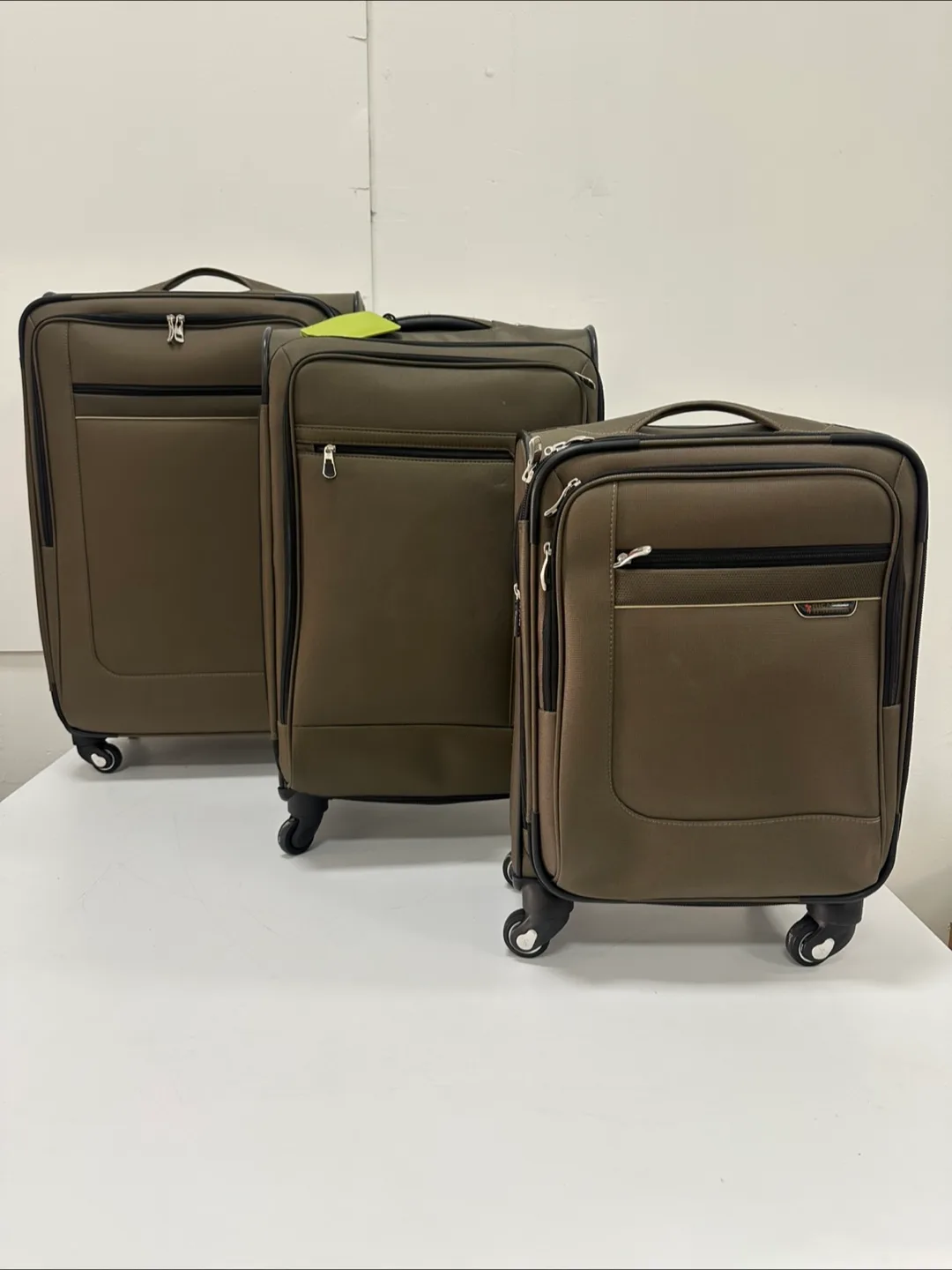 3-Piece Luggage Set - Olive Green thumbnail
