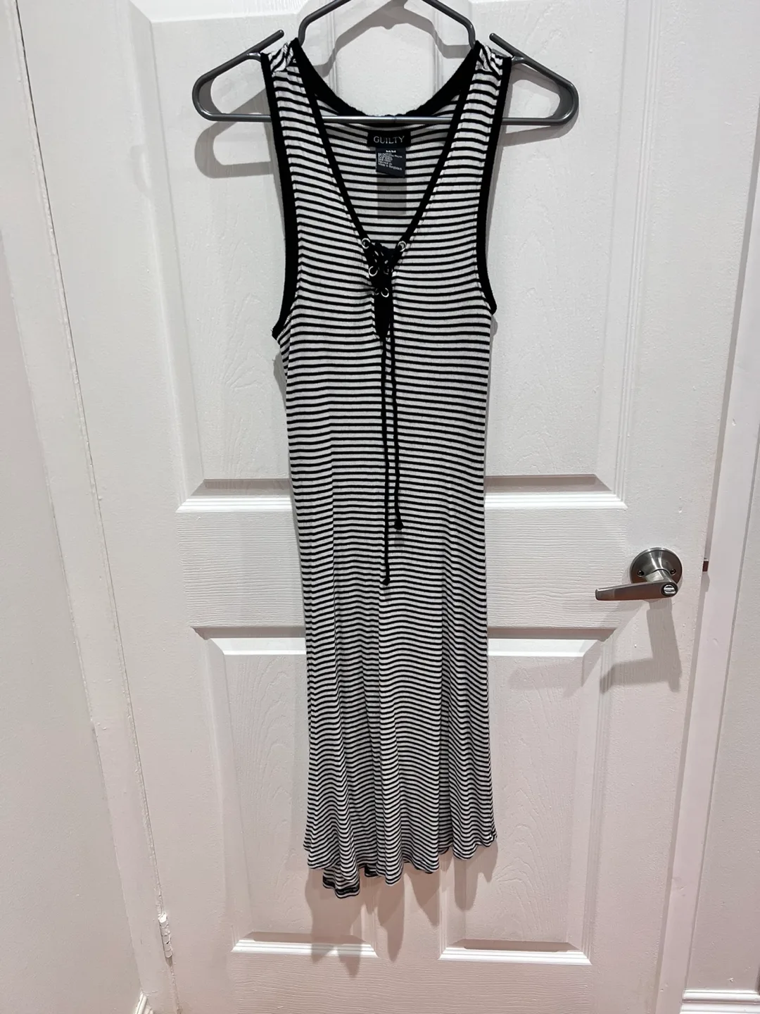 Black and White Striped Sleeveless Dress Size M thumbnail