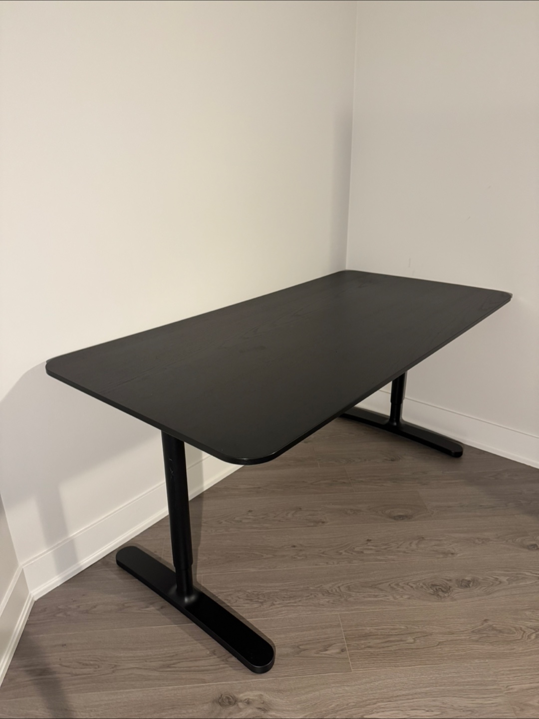 IKEA Bekant Desk - photo 2