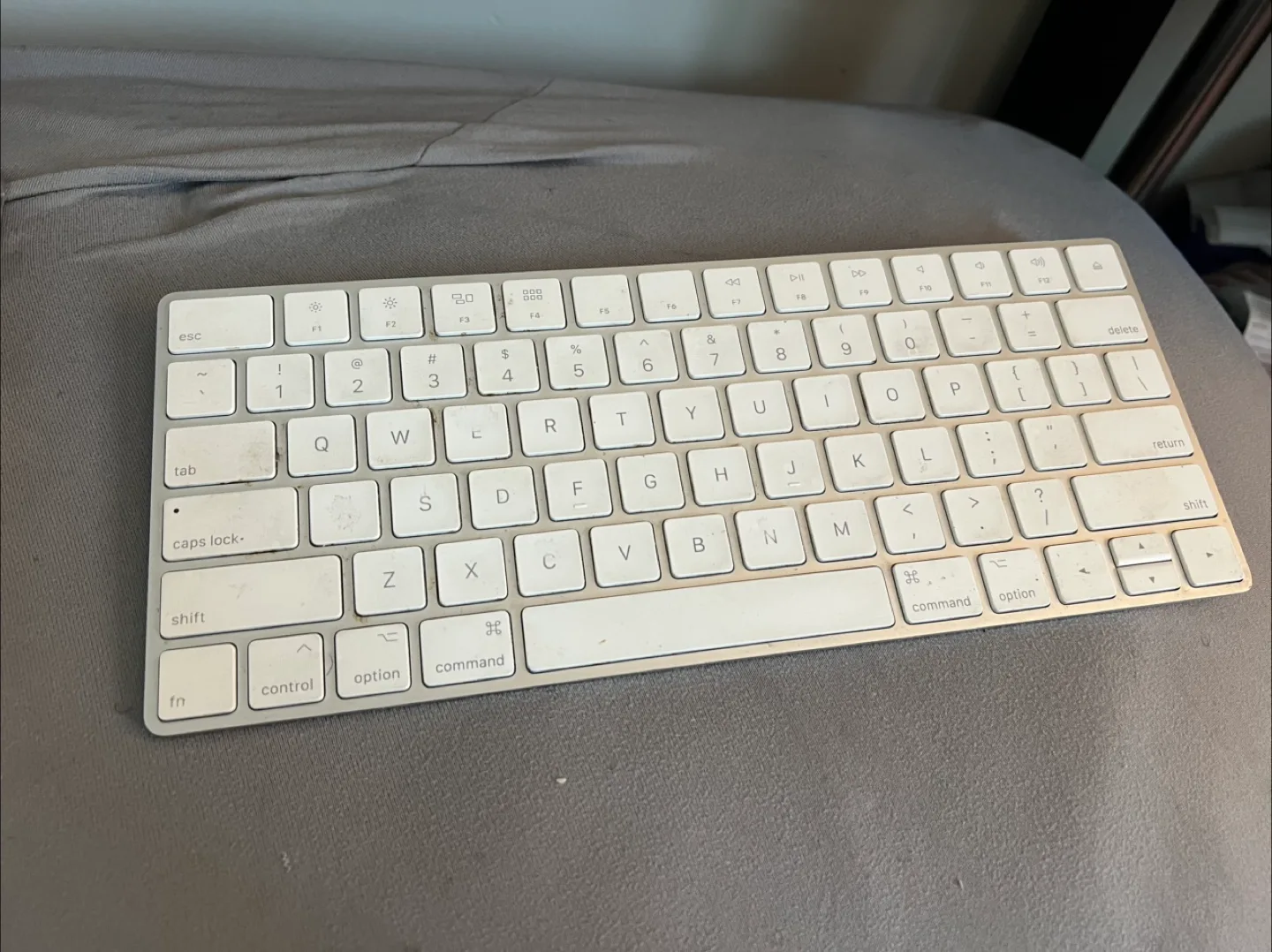 Apple Magic Keyboard A1644 thumbnail