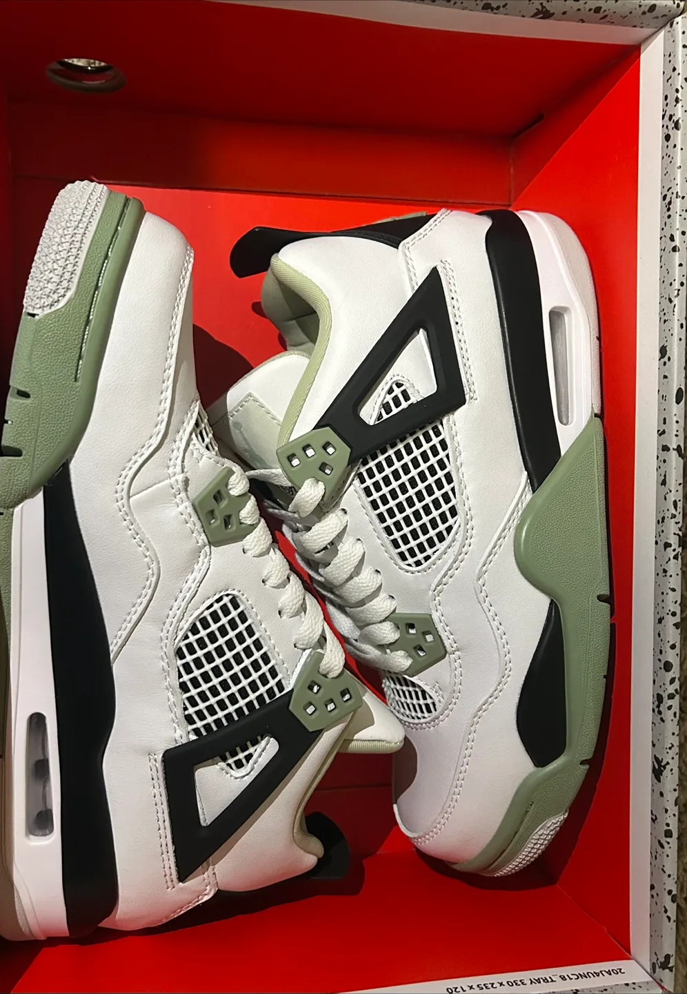 Jordan 4s SEAFOAM thumbnail
