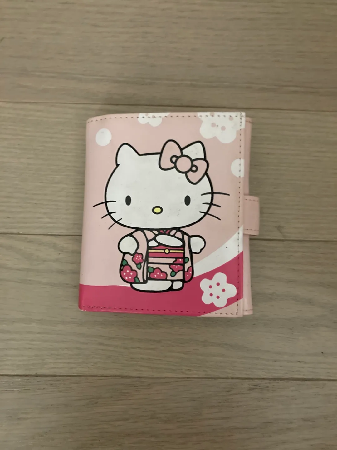 🇨🇦🍁Hello Kitty Pink Wallet thumbnail
