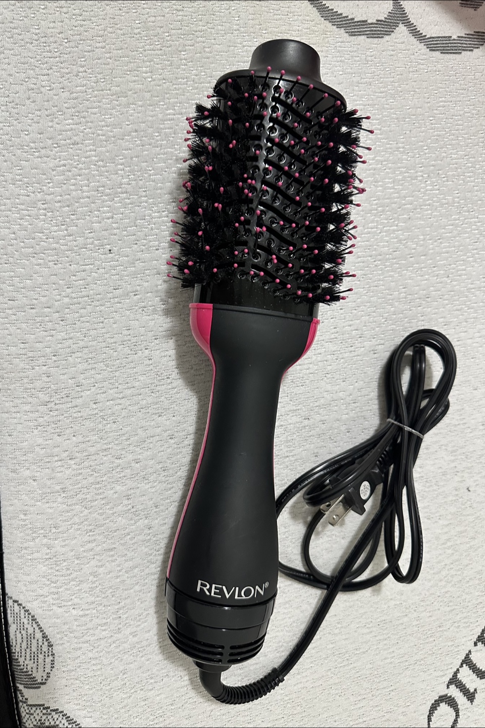 Revlon One-Step Hair Dryer & Volumizer Hot Air Brush - photo 2