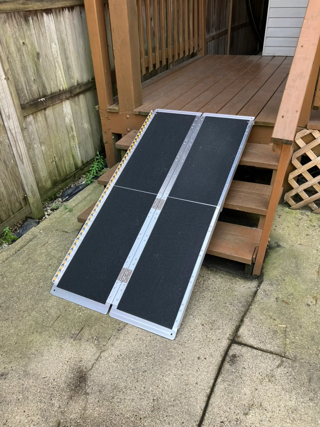 5 Foot Folding Nonslip Wheelchair Ramp - Excellent Condition thumbnail