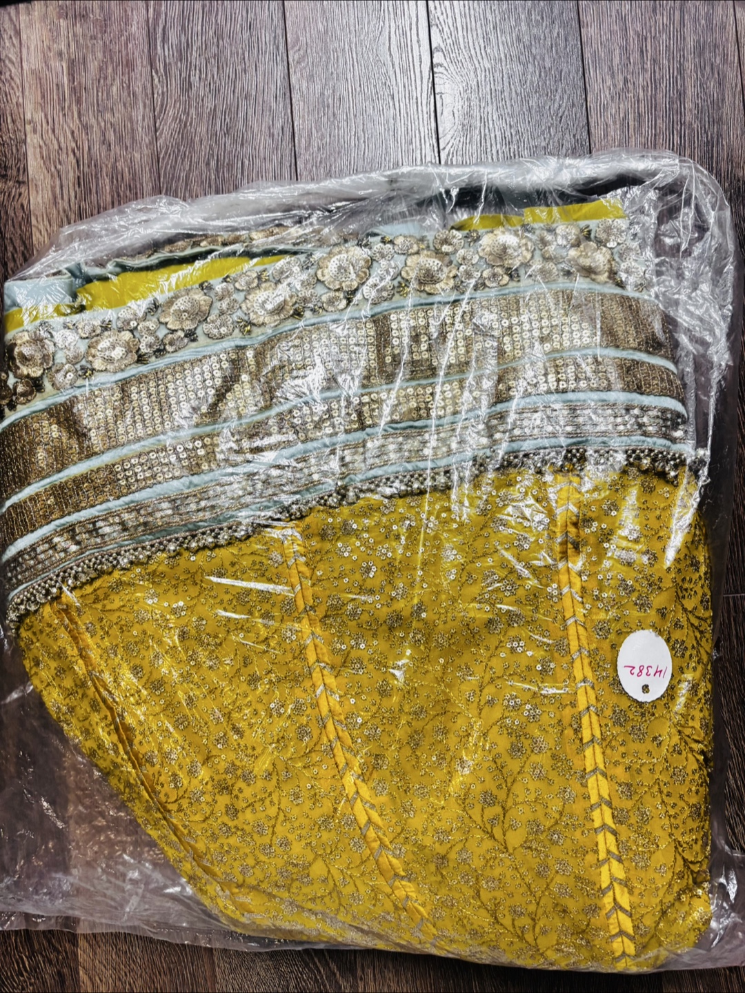 Embroidered Indian Lengha Choli Set Manyavar - photo 3