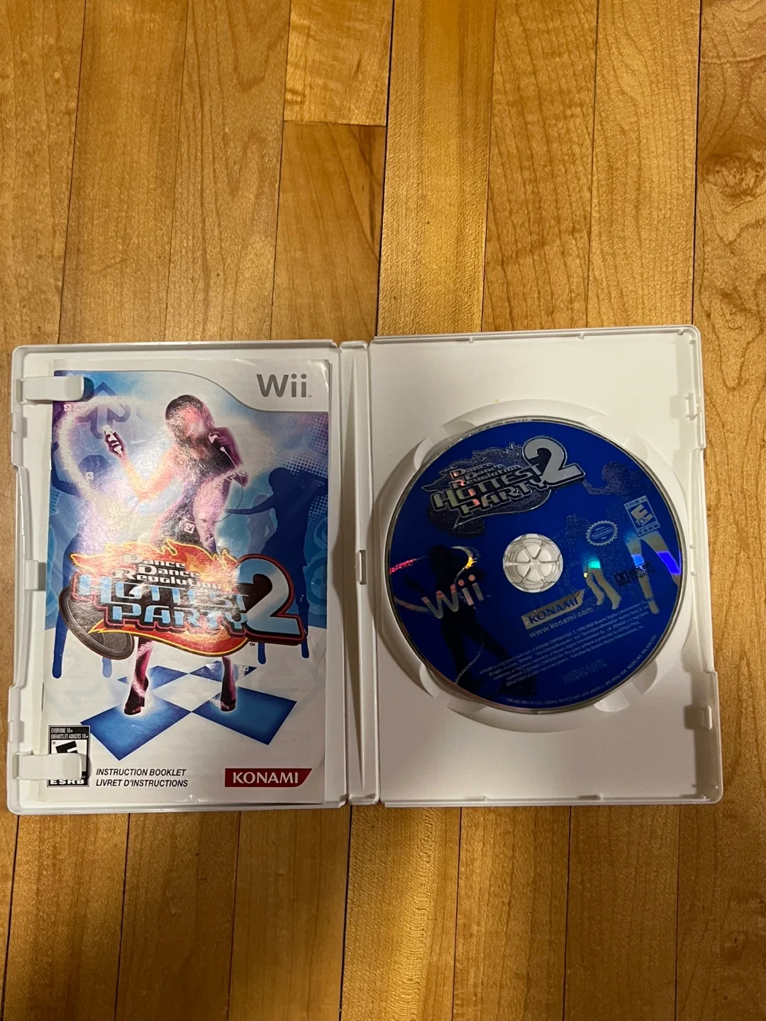 Wii Dance Dance Revolution Hottest Party 2 + 2 Dance Mats image indicator(3)