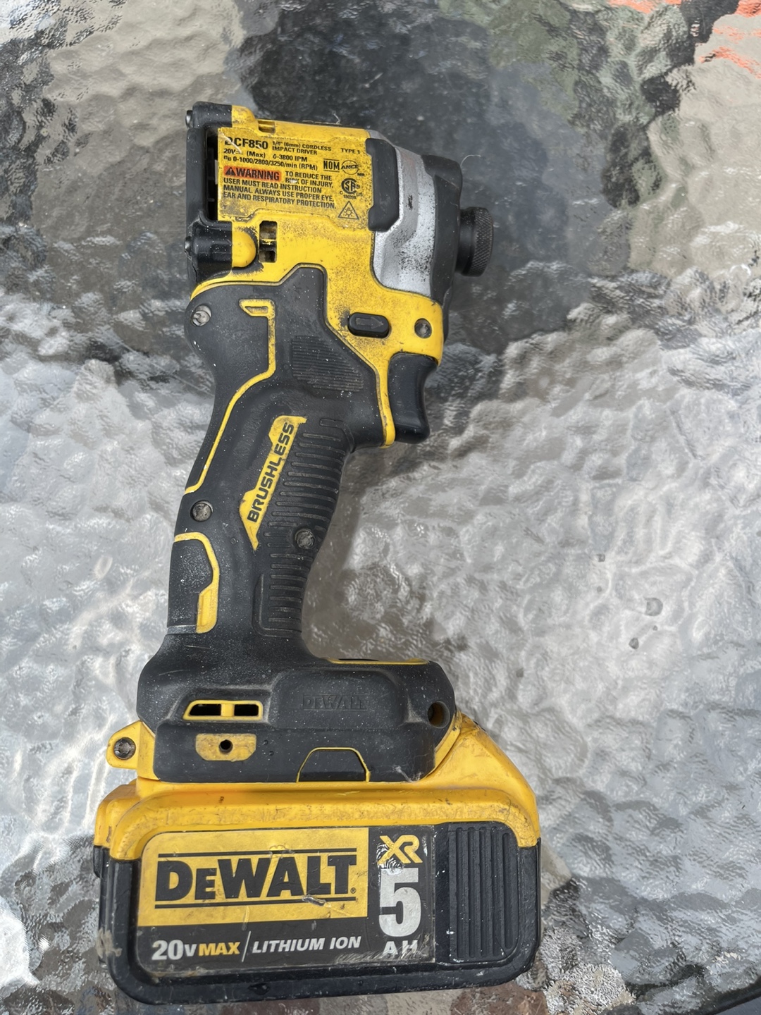 20V cordless MAX impact driver w/5ah 20v battery & charger - photo 3